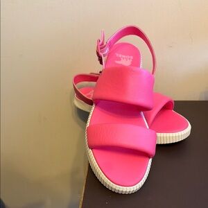 SOREL Roaming Deconstructed Slingback Sandal | Hot Pink | Puffy Straps l 9.5